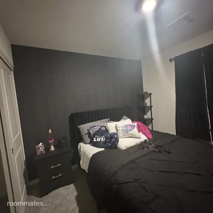 Room for rent in Henderson, NV $1350, house