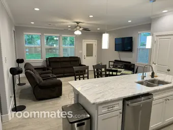 Room for rent in Dallas, TX $1100, house