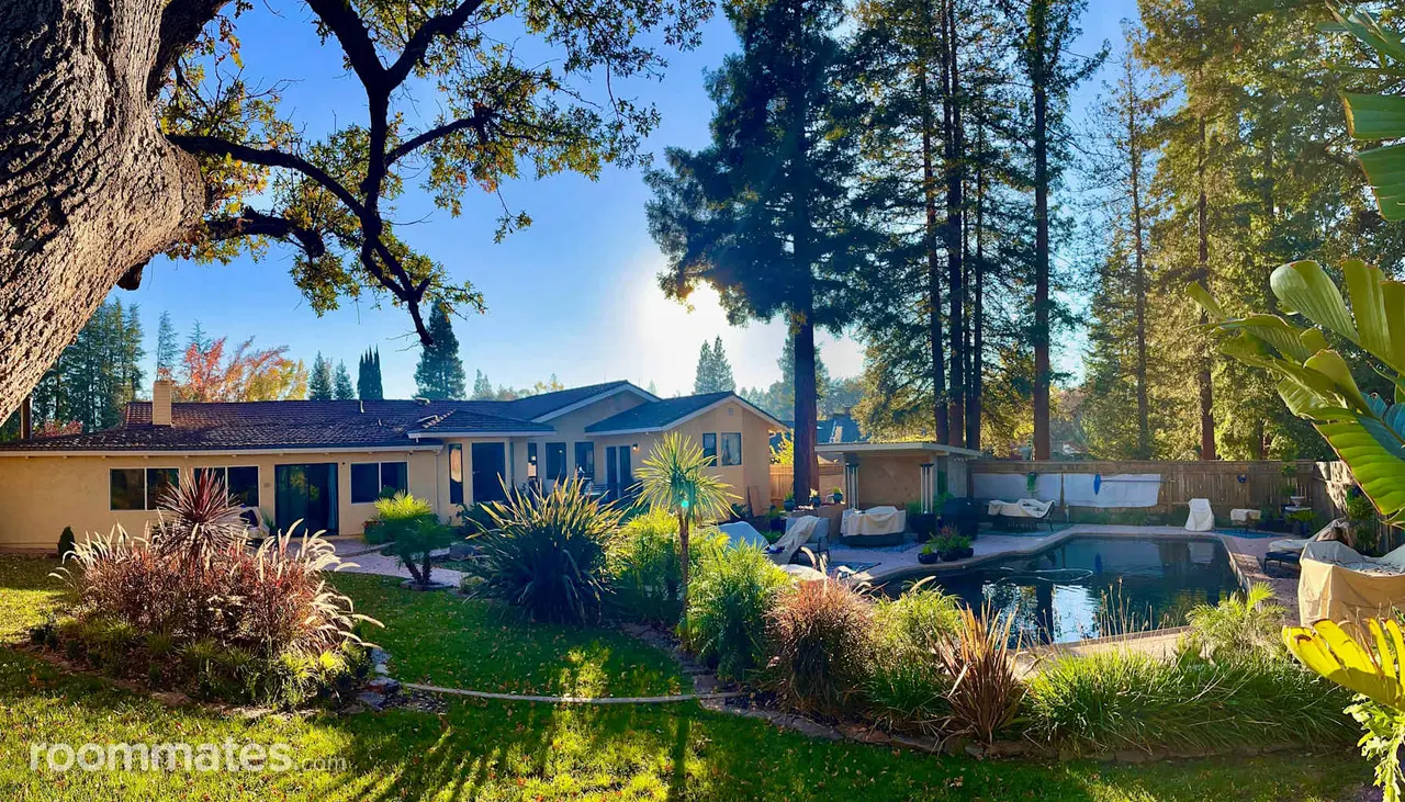 Profile photo 1 of 6