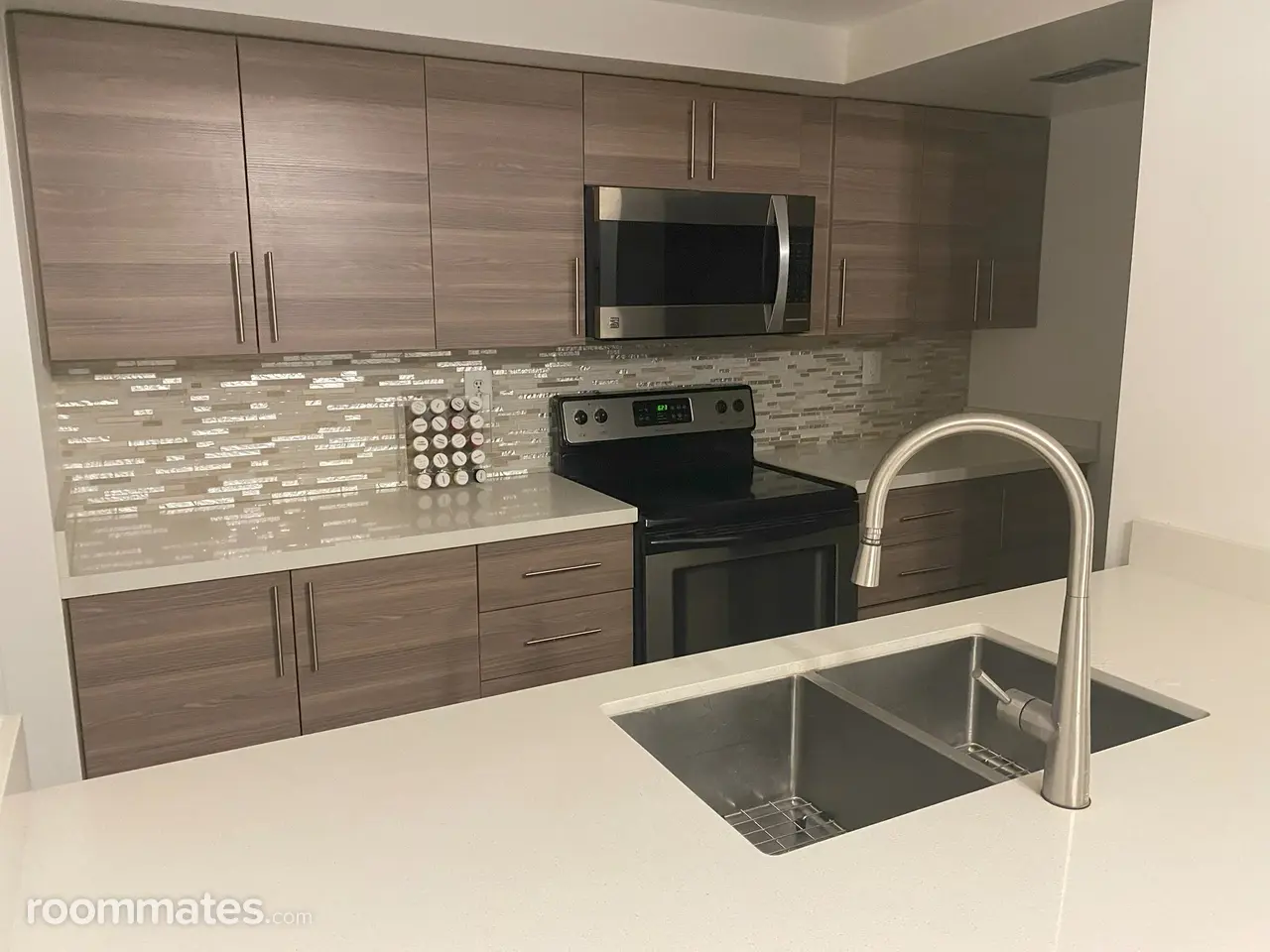 Profile photo 9 of 12