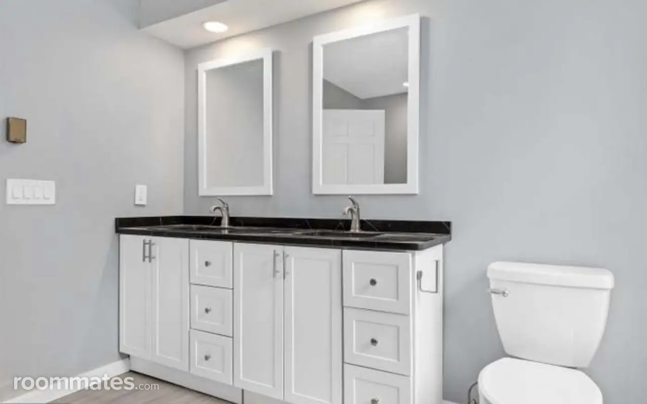 Profile photo 3 of 11