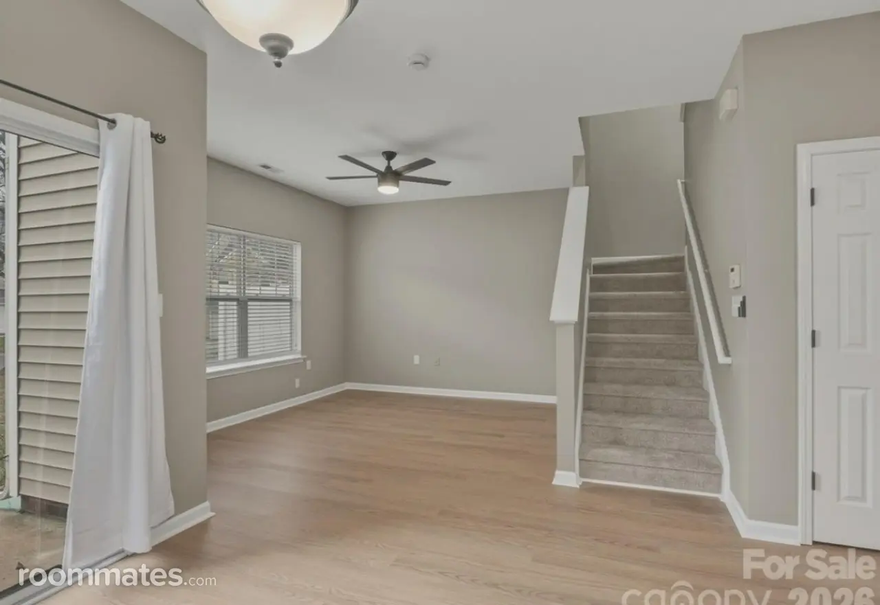 Profile photo 6 of 14