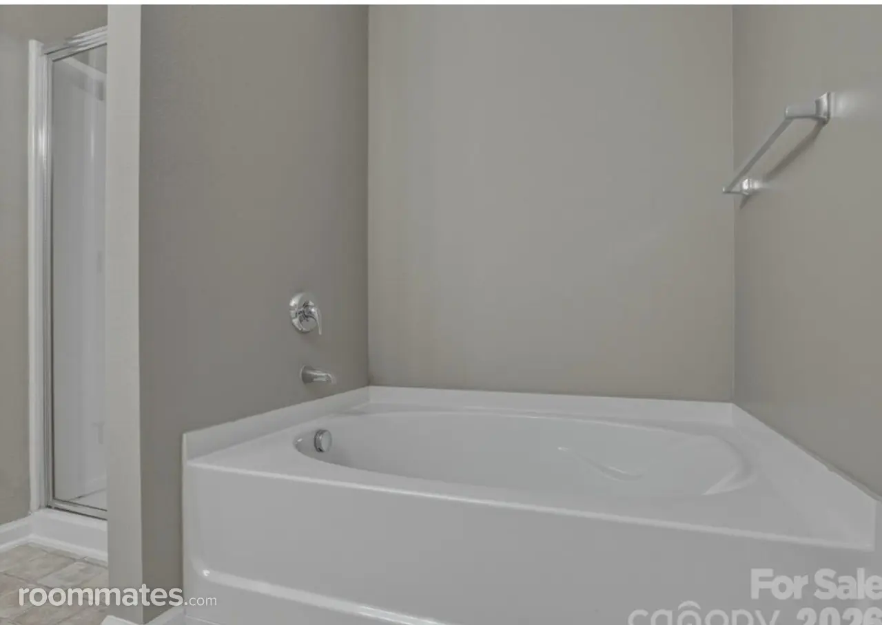 Profile photo 5 of 14