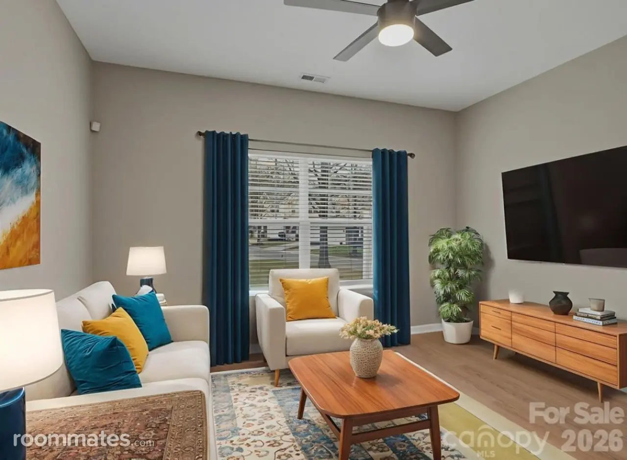 Profile photo 7 of 14