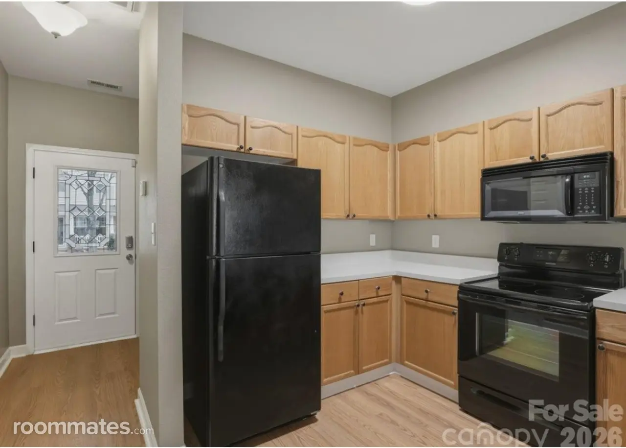 Profile photo 1 of 14