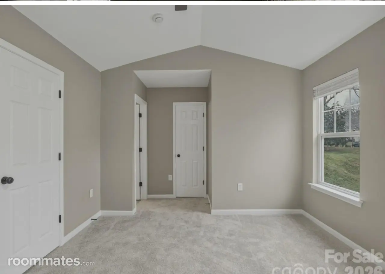 Profile photo 9 of 14