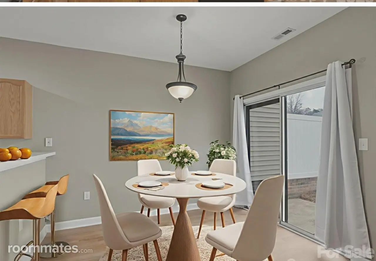 Profile photo 10 of 14