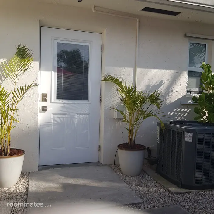 Room for rent in Jupiter, FL $0, house