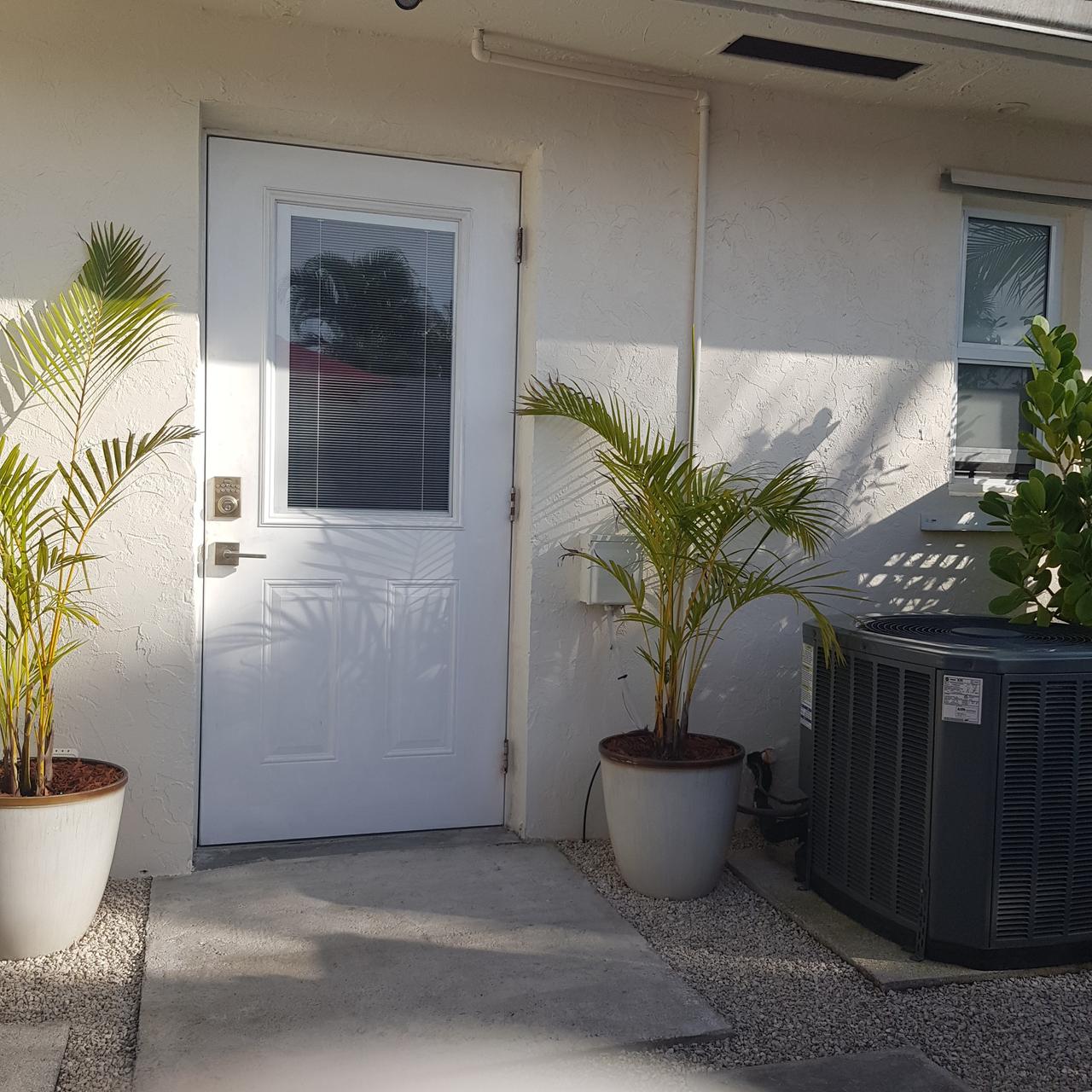 Profile photo 1 of 4