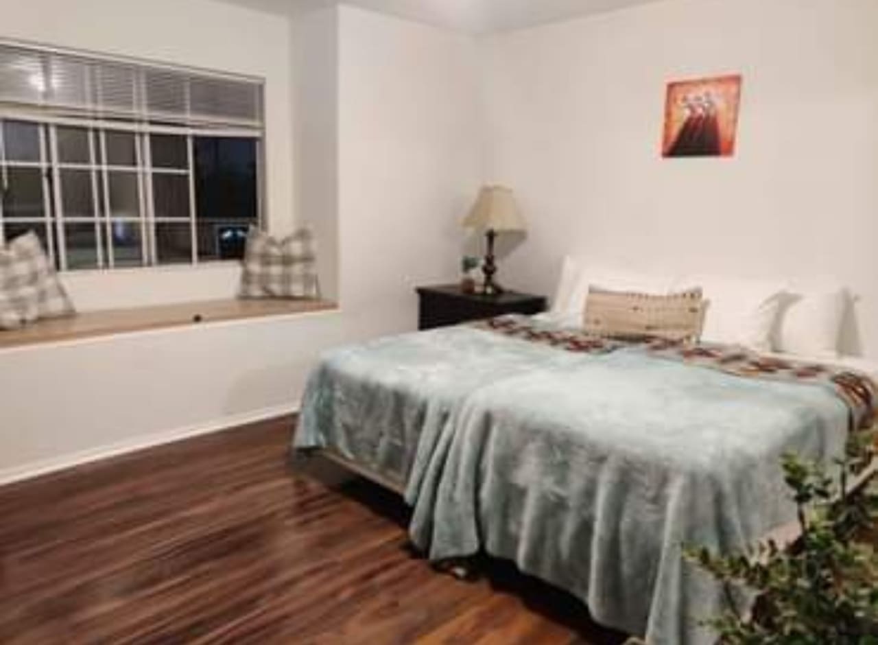 Profile photo 7 of 11