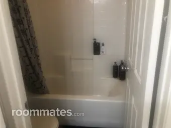 Room for rent in Lake Elsinore, CA $950, house