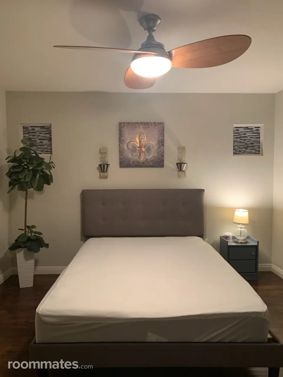 Profile photo 1 of 10