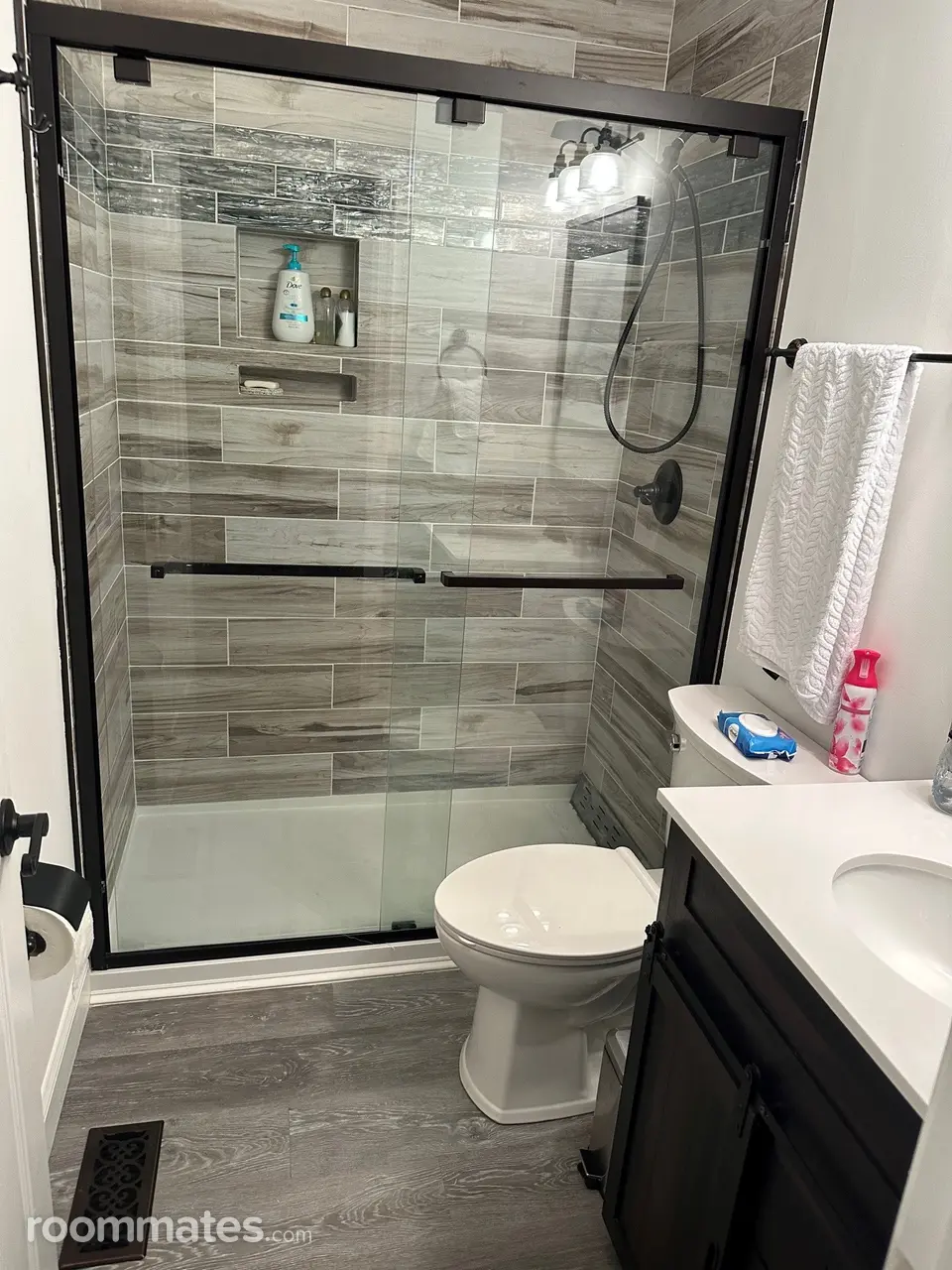 Profile photo 10 of 17