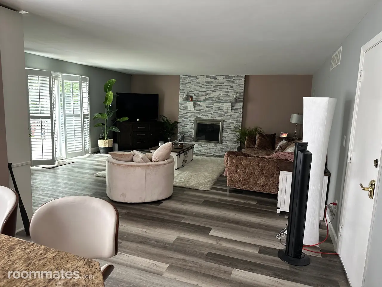 Profile photo 15 of 17