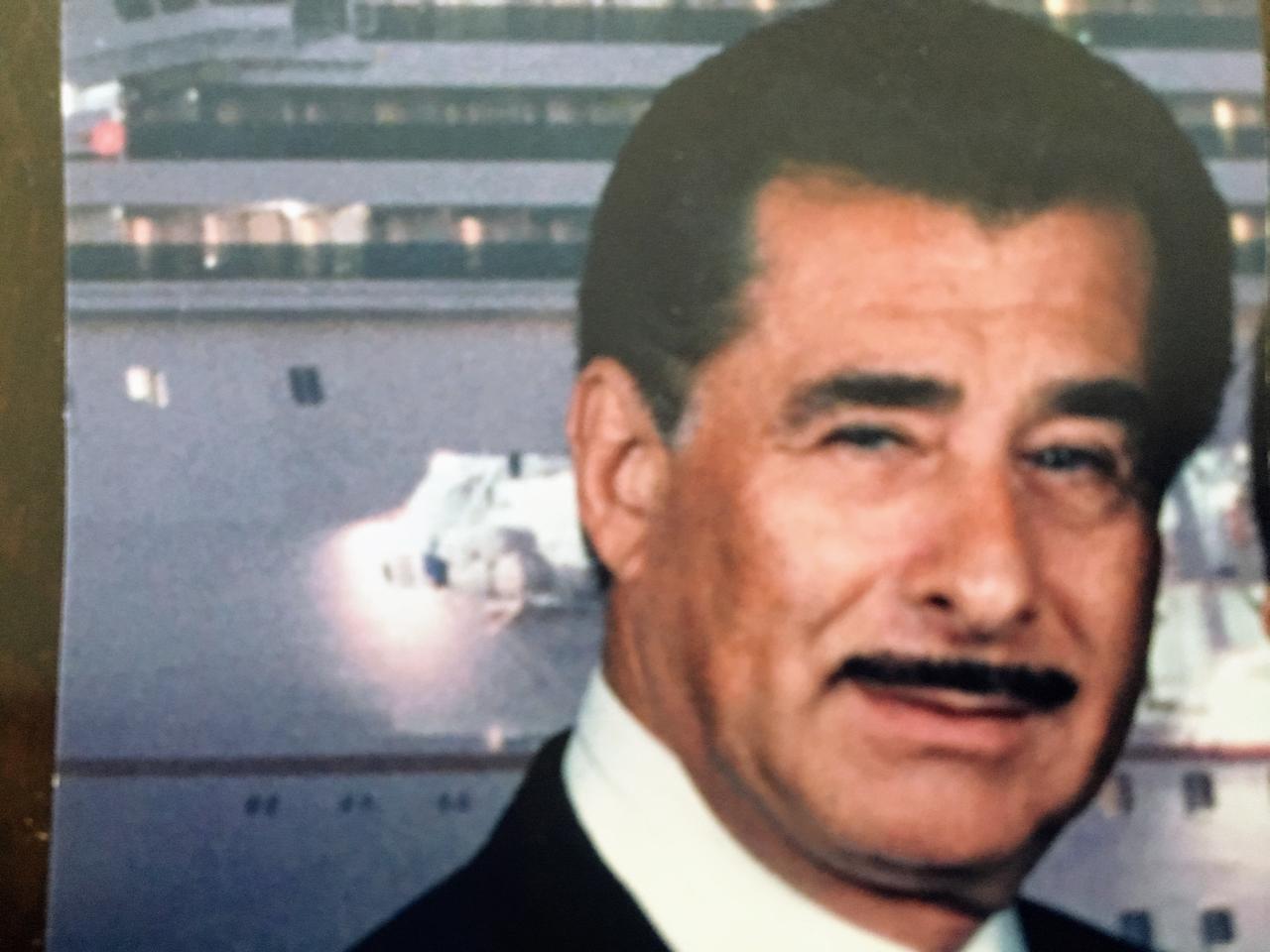 Profile photo 11 of 13