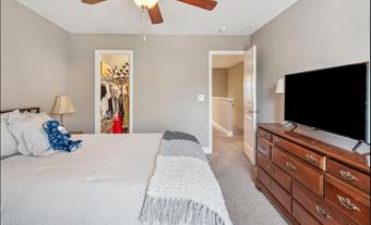 Room for rent in Knoxville, TN $800, house