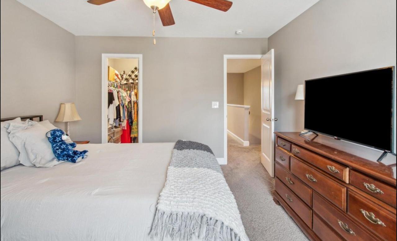 Profile photo 2 of 3