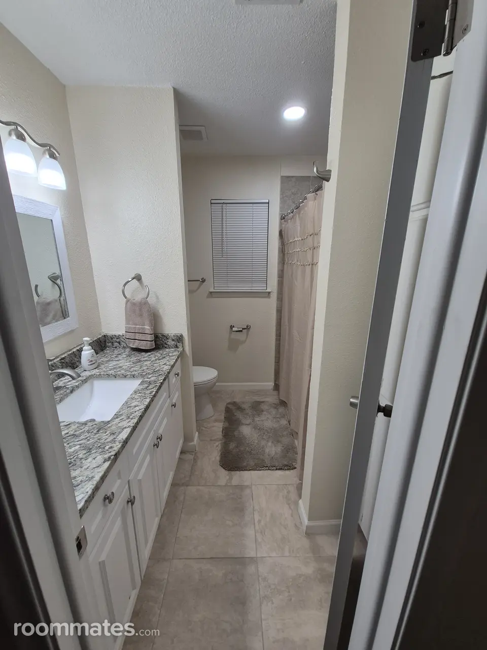 Profile photo 1 of 4