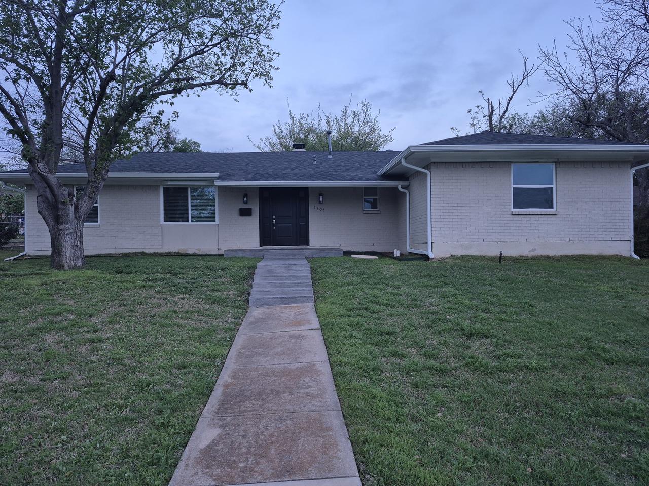 Profile photo 3 of 4