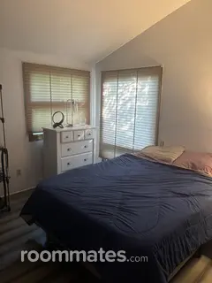 Room for rent in Bethany, CT $750, house