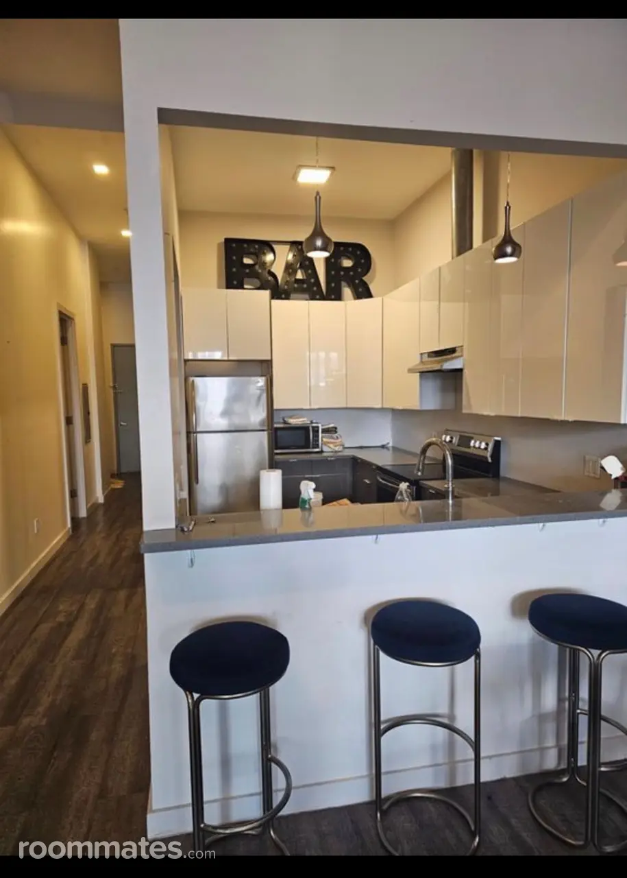 Profile photo 5 of 10