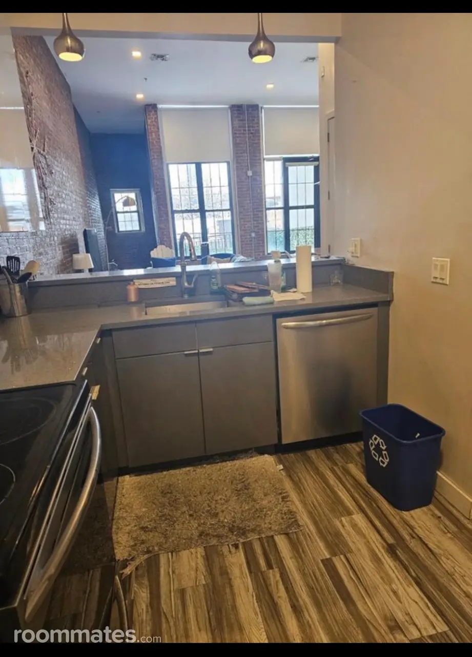 Profile photo 9 of 10