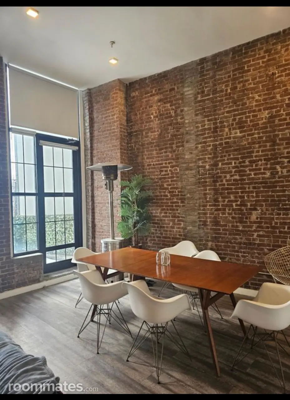 Profile photo 8 of 10