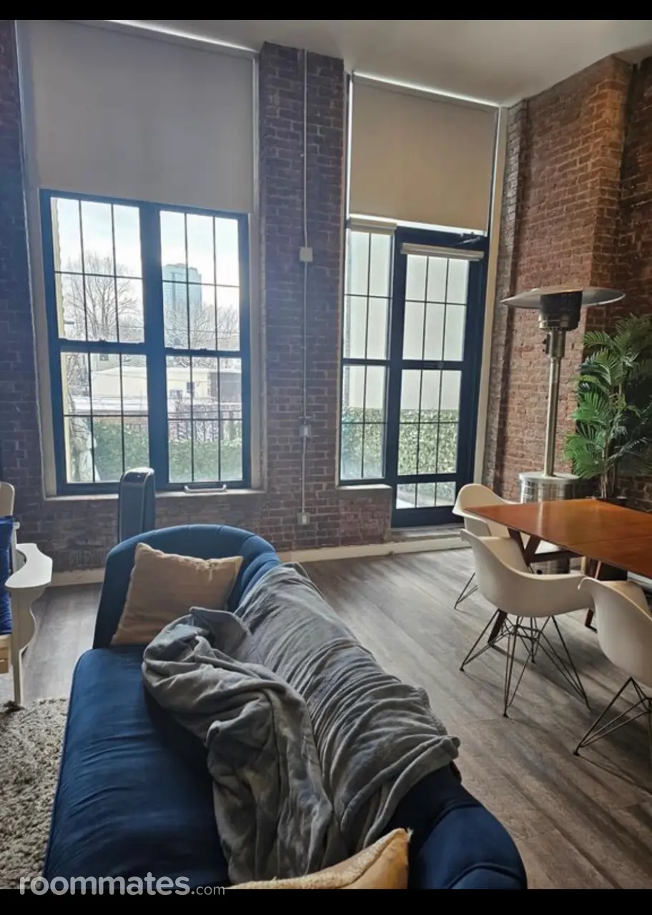 Profile photo 7 of 10