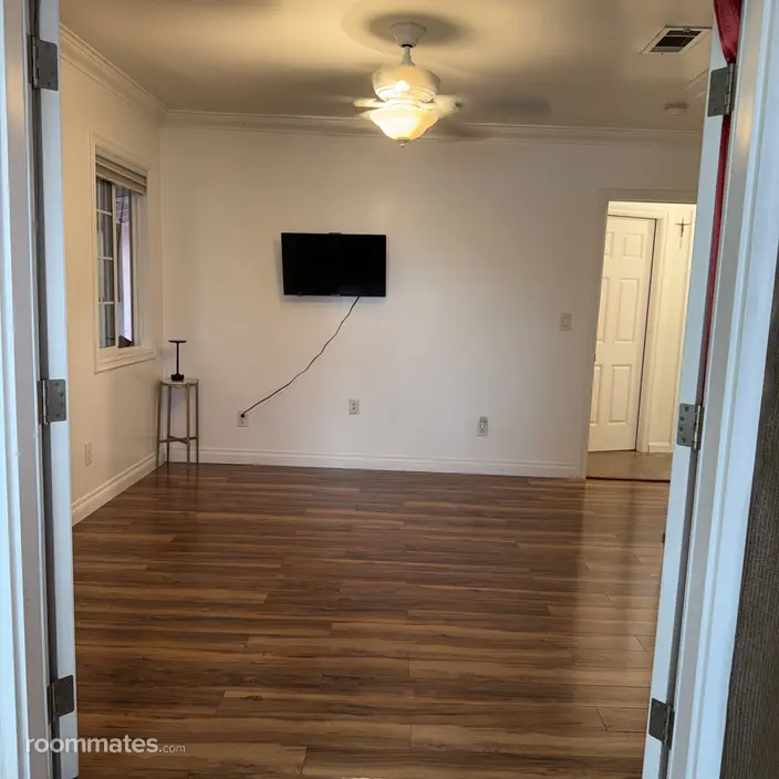 Room for rent in Norwalk, CA $1200, house
