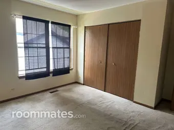 Room for rent in Grayslake, IL $900, townhouse