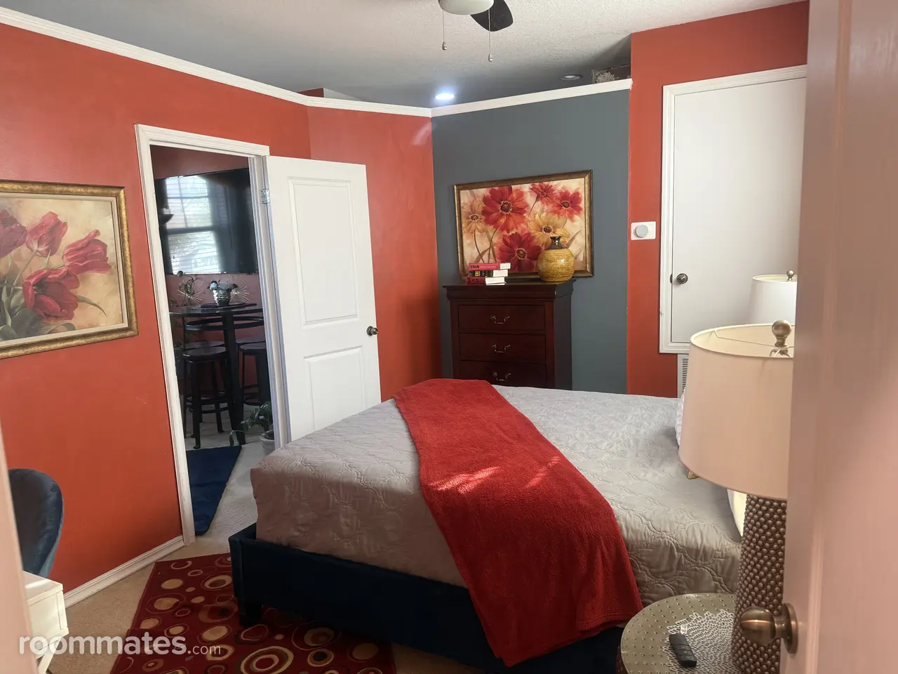 Profile photo 7 of 11