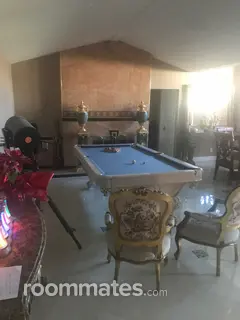 Room for rent in Woodland Hills, CA $1750, house