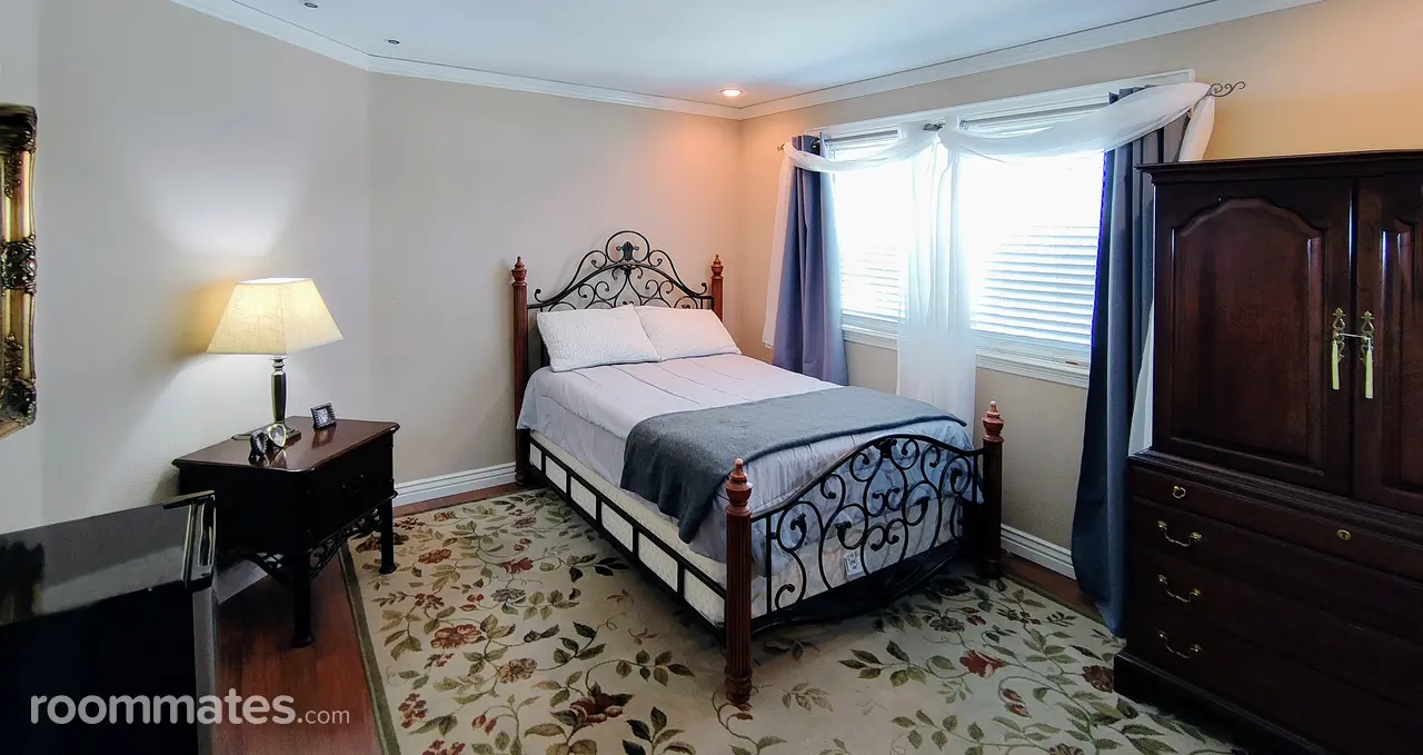 Profile photo 6 of 21