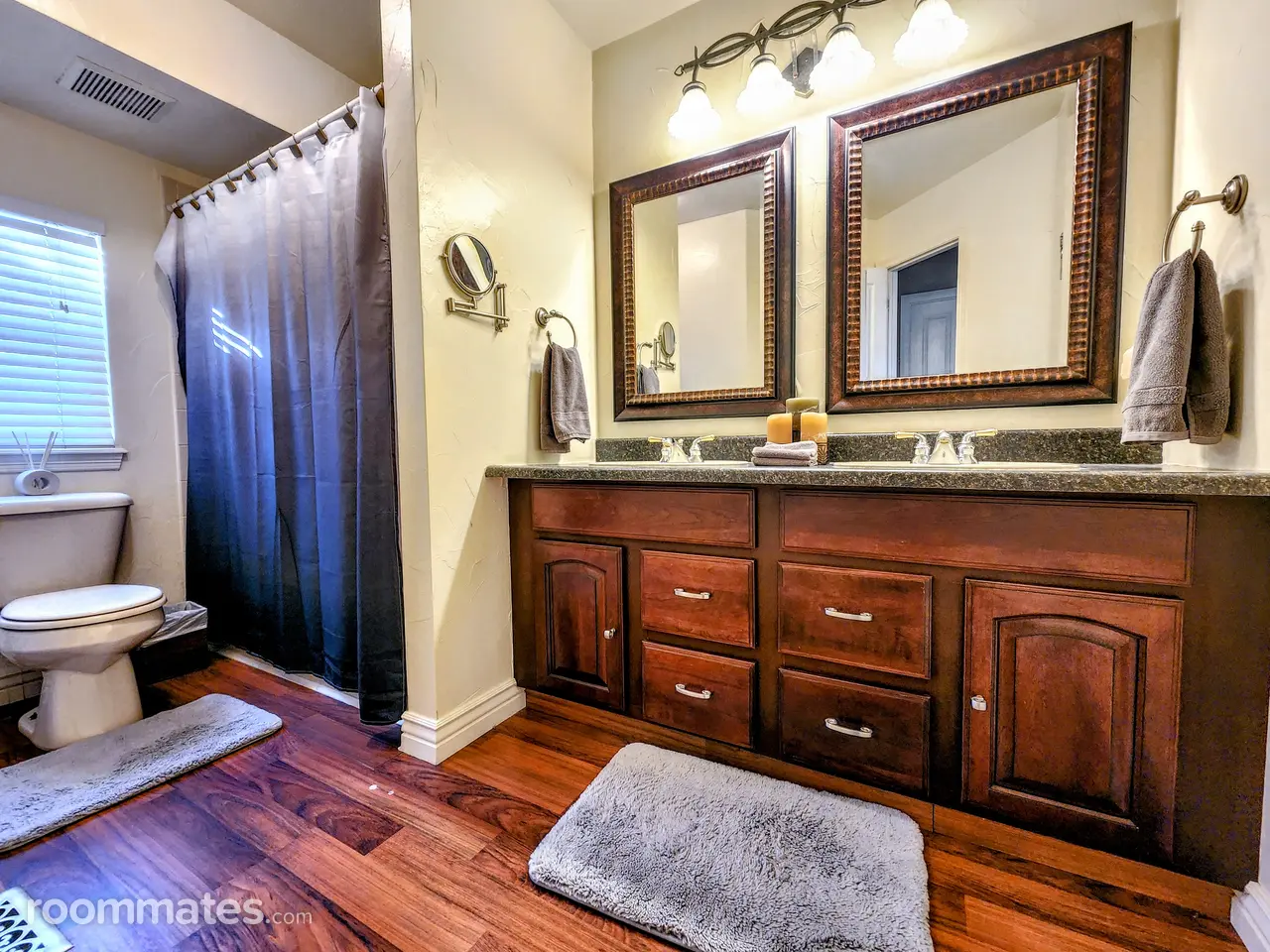 Profile photo 8 of 21