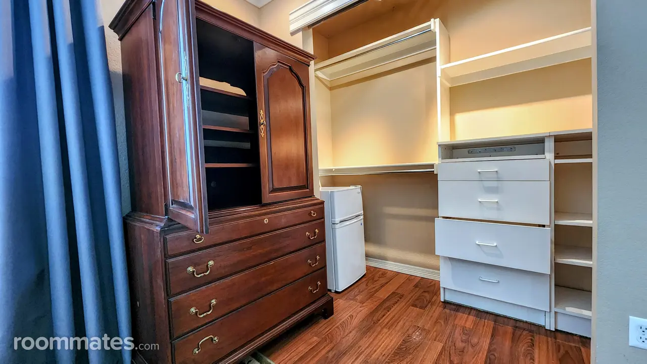 Profile photo 7 of 21