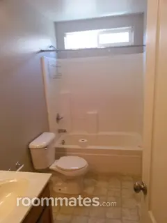 Room for rent in Stockton, CA $750, townhouse