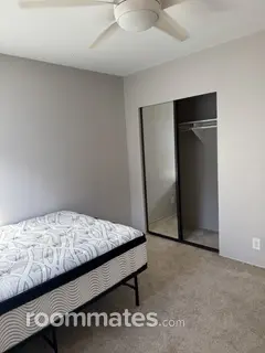 Room for rent in Portland, OR $900, house