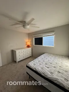 Room for rent in Portland, OR $900, house