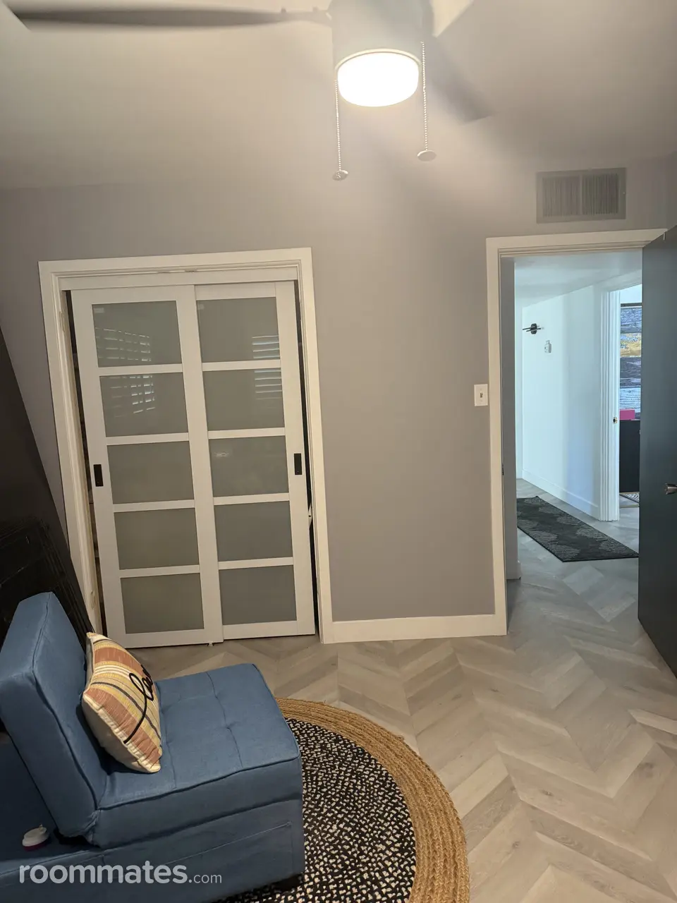 Profile photo 1 of 6