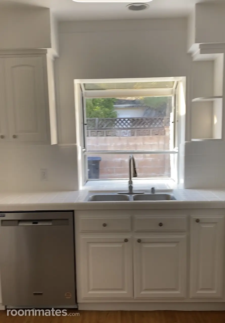 Profile photo 6 of 9