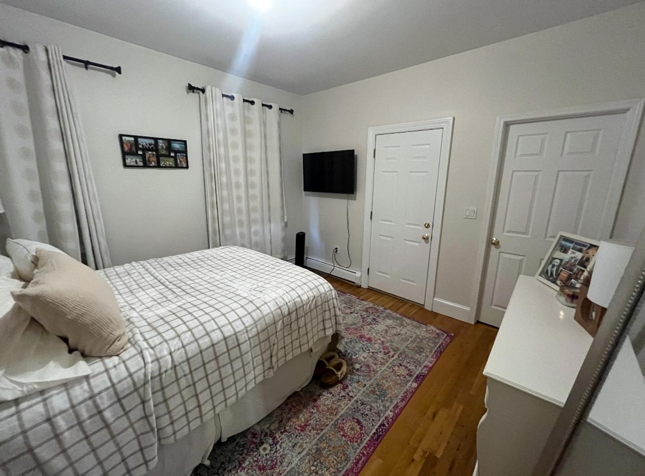 Profile photo 7 of 9