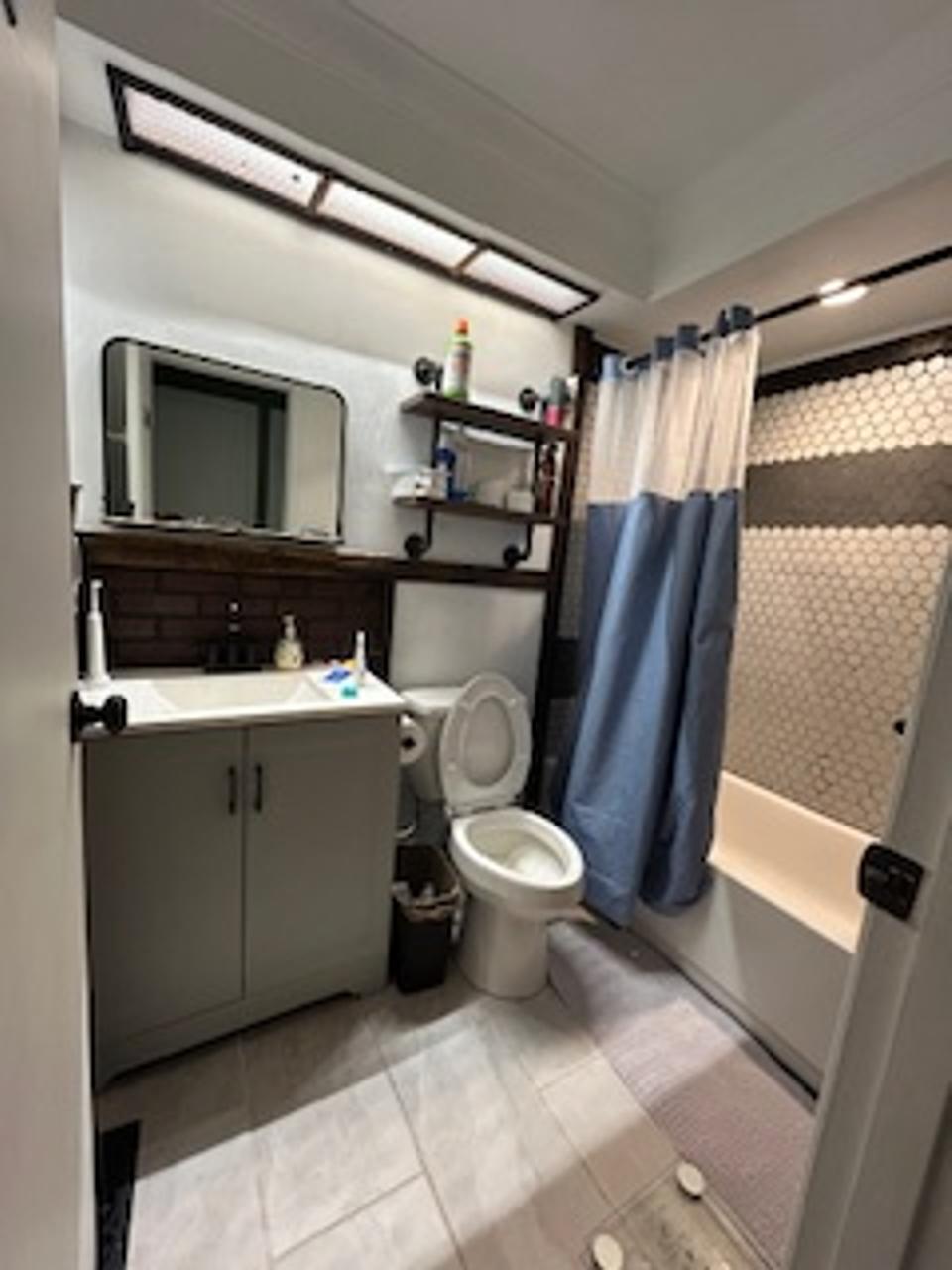 Profile photo 1 of 7