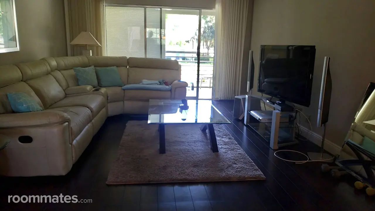 Profile photo 9 of 18