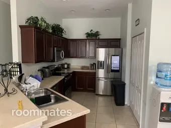 Room for rent in Orlando, FL $1000, condo