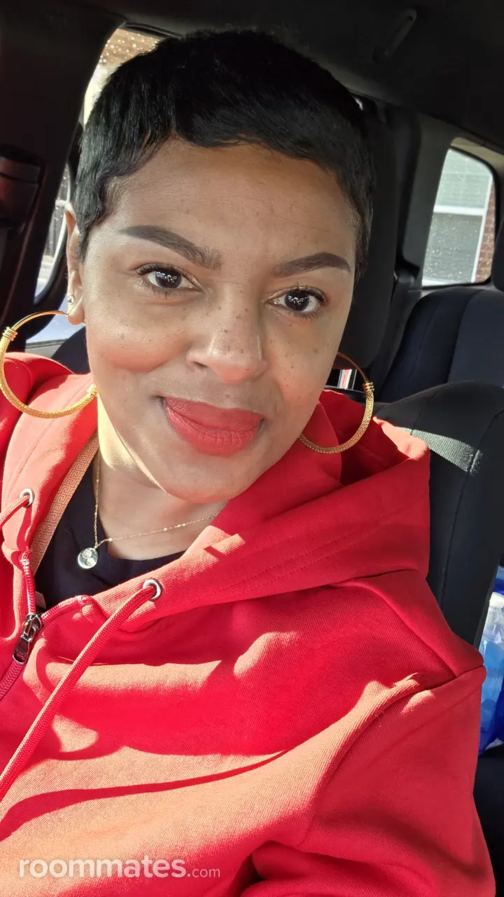 Profile photo 1 of 4