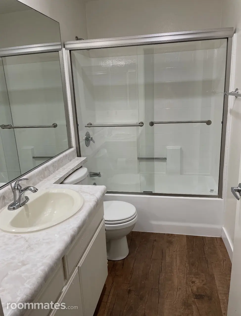 Profile photo 3 of 6