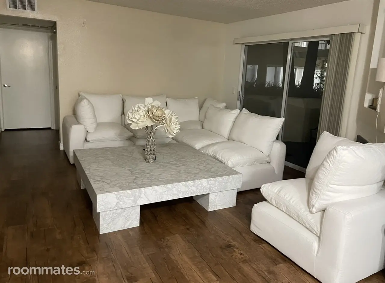 Profile photo 2 of 6