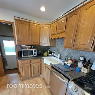 Room for rent in Warren, MI $650, house