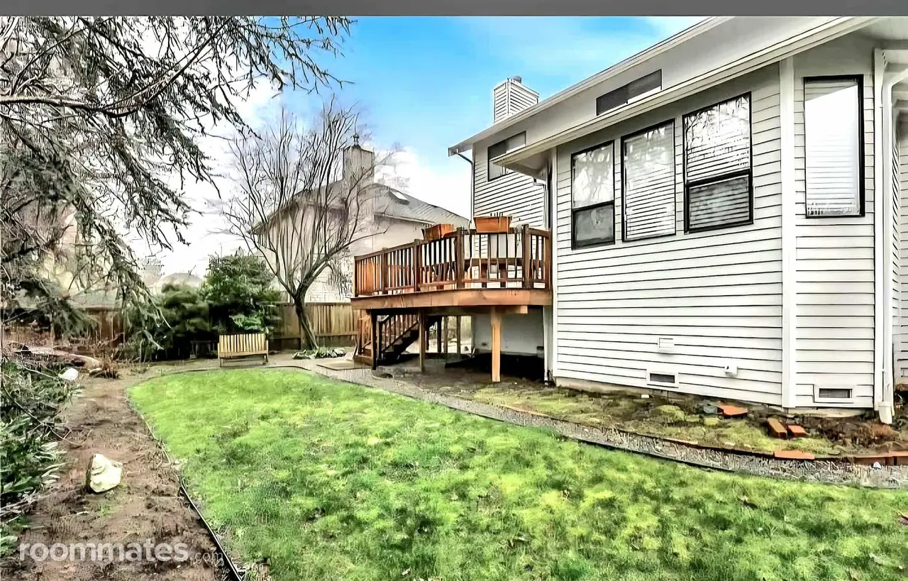 Profile photo 8 of 10