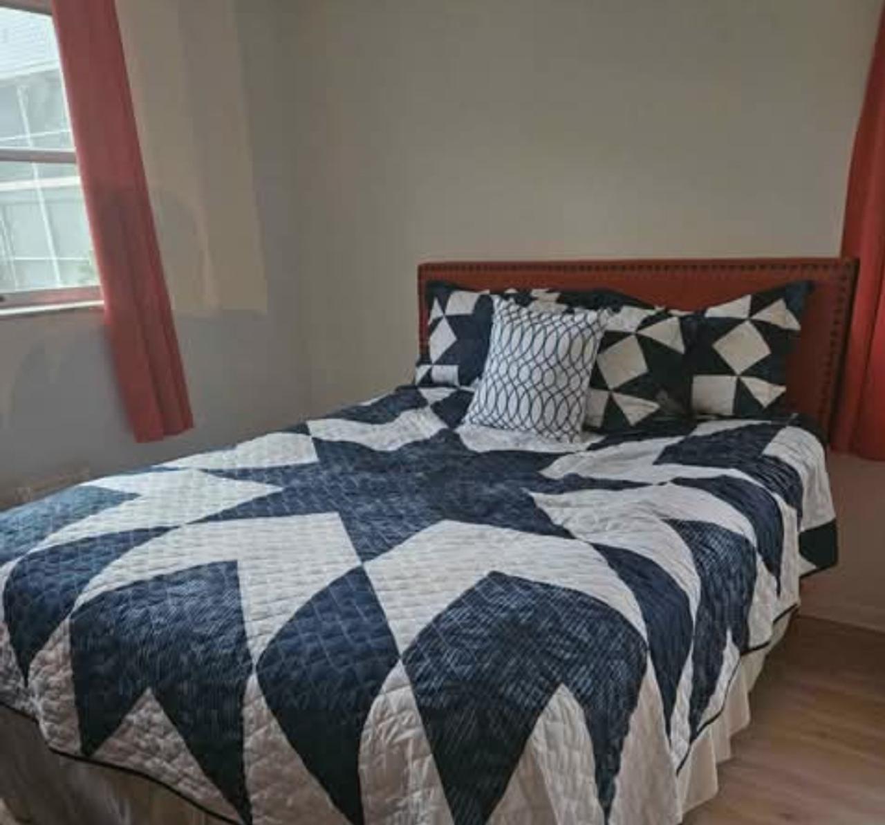 Profile photo 3 of 5